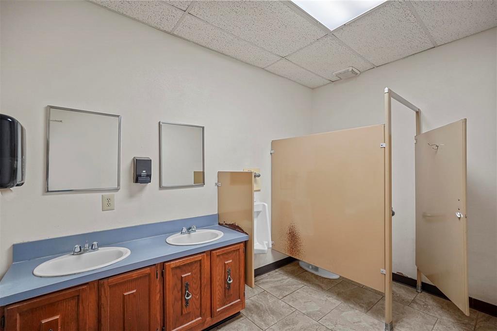 2890 S Goliad Street Property Photo 12
