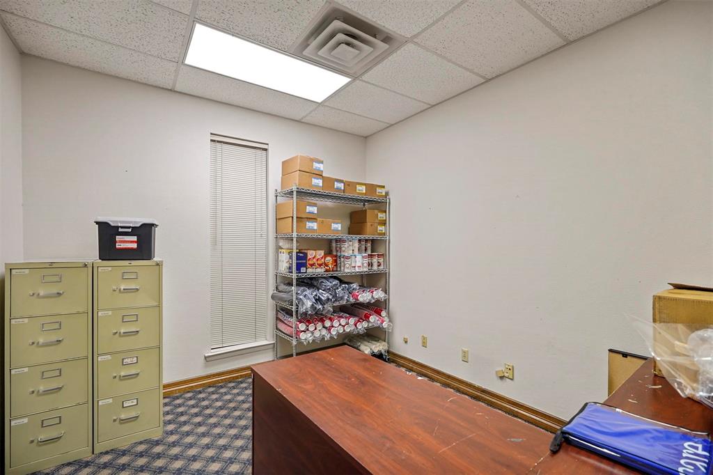 2890 S Goliad Street Property Photo 16
