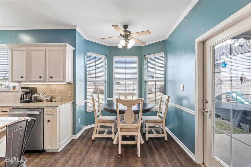 5825 Bluebonnett Drive Property Photo 13