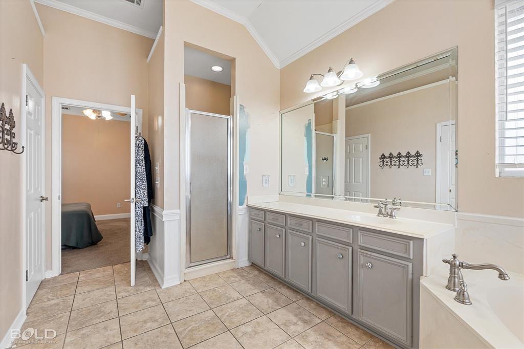5825 Bluebonnett Drive Property Photo 16