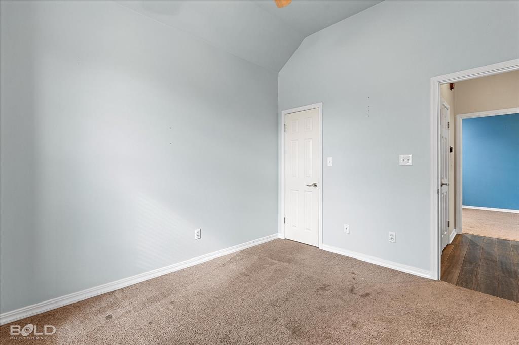 5825 Bluebonnett Drive Property Photo 25