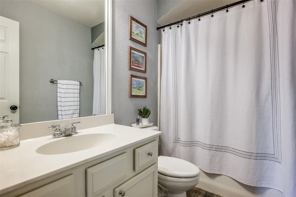 5801 Meadowglen Drive Property Photo 23