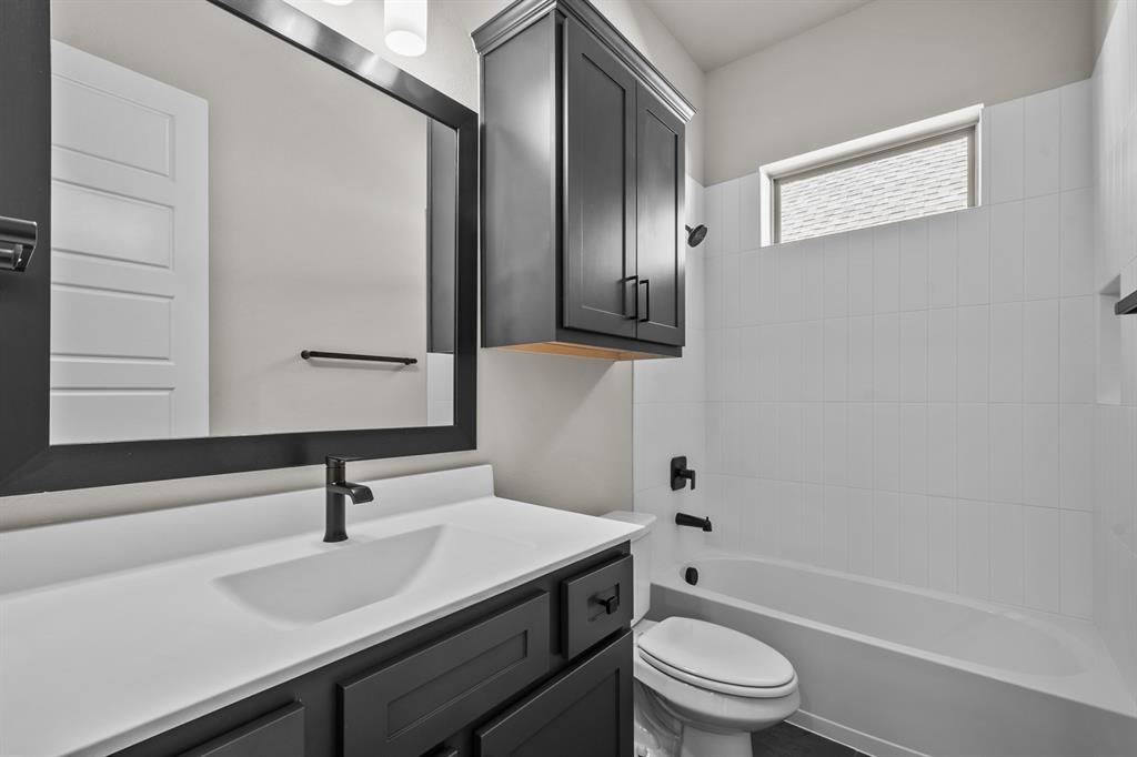2907 Long Trail Property Photo 8