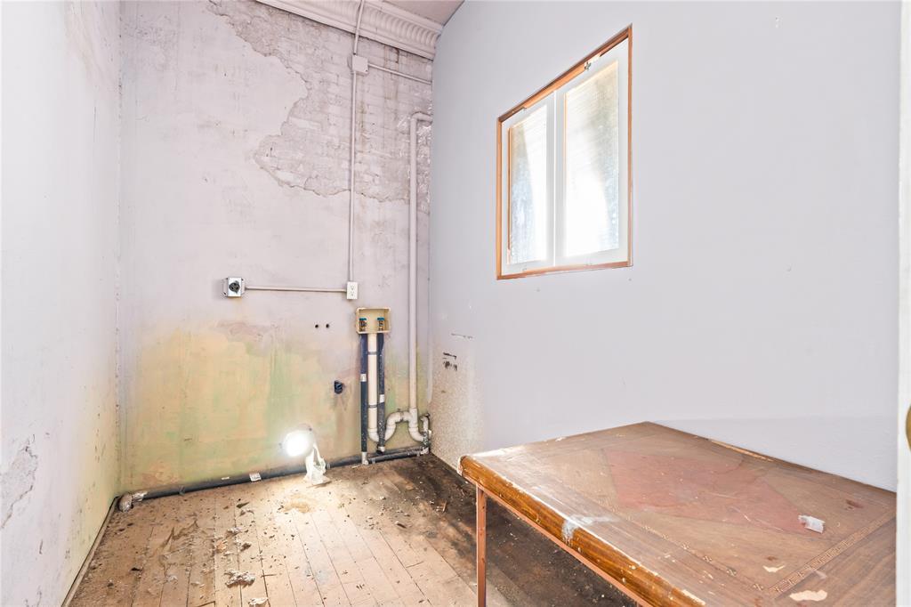 207 E Elm Street Property Photo 35