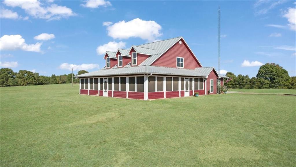 A0932 Real Estate Listings Main Image