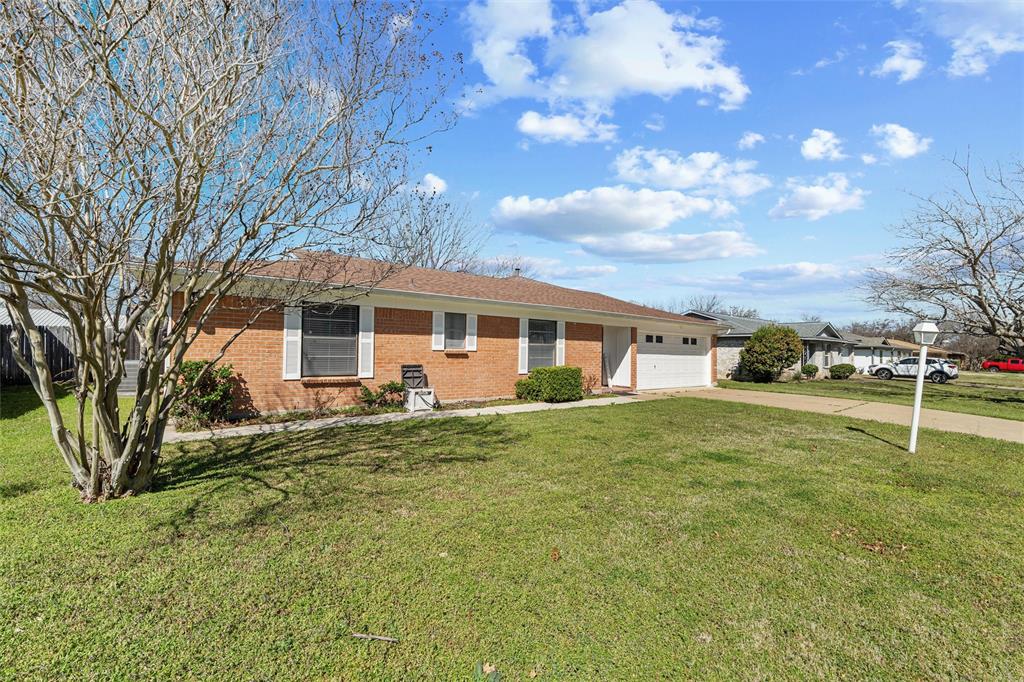 1118 Cozby Street Property Photo 3