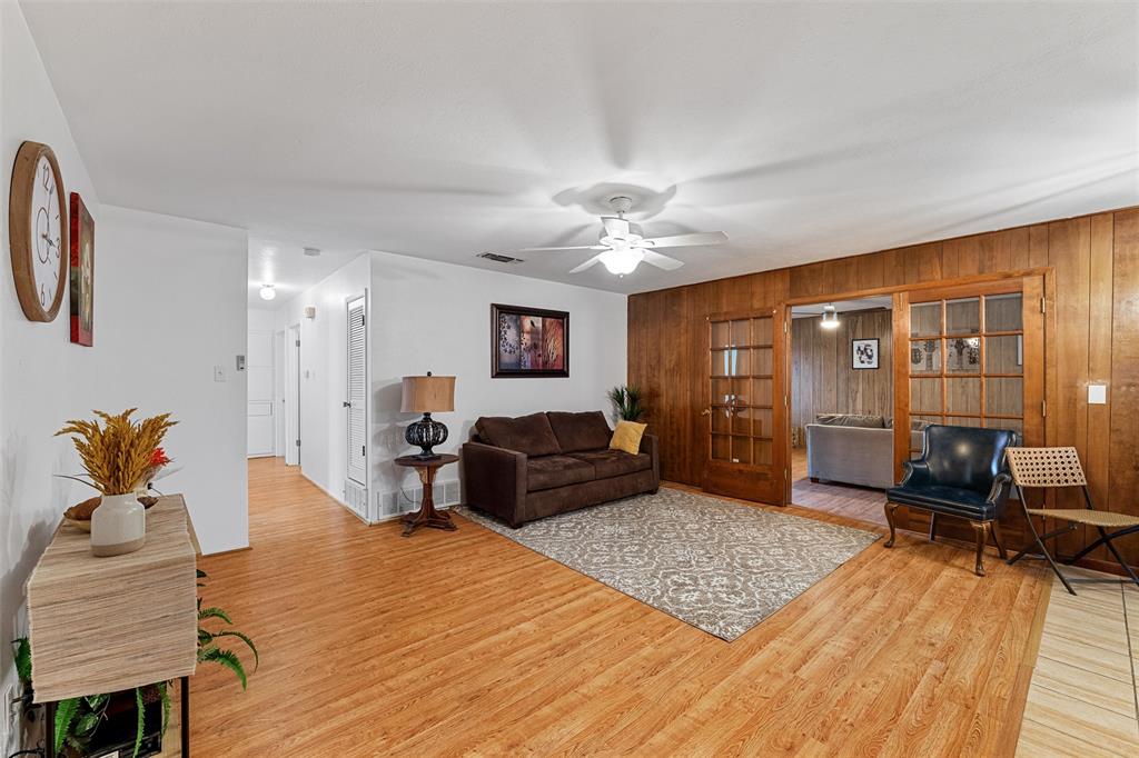1118 Cozby Street Property Photo 10