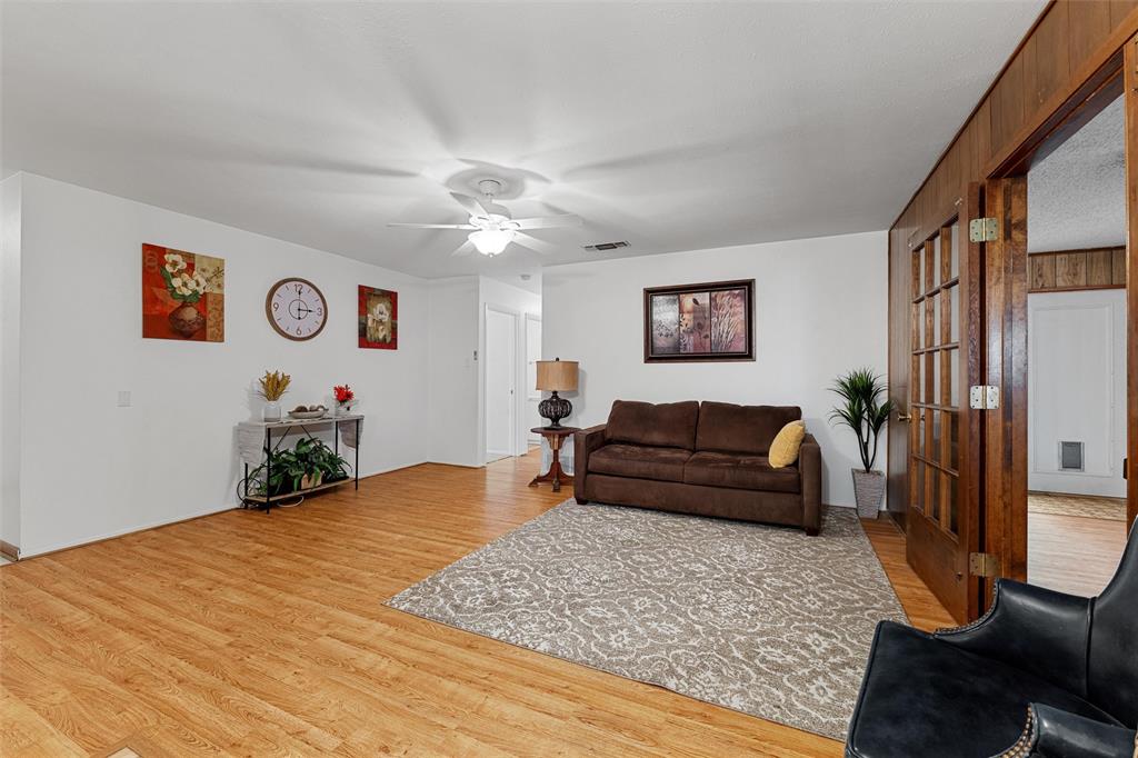 1118 Cozby Street Property Photo 11