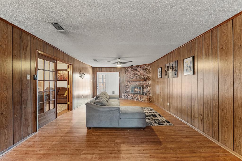 1118 Cozby Street Property Photo 24