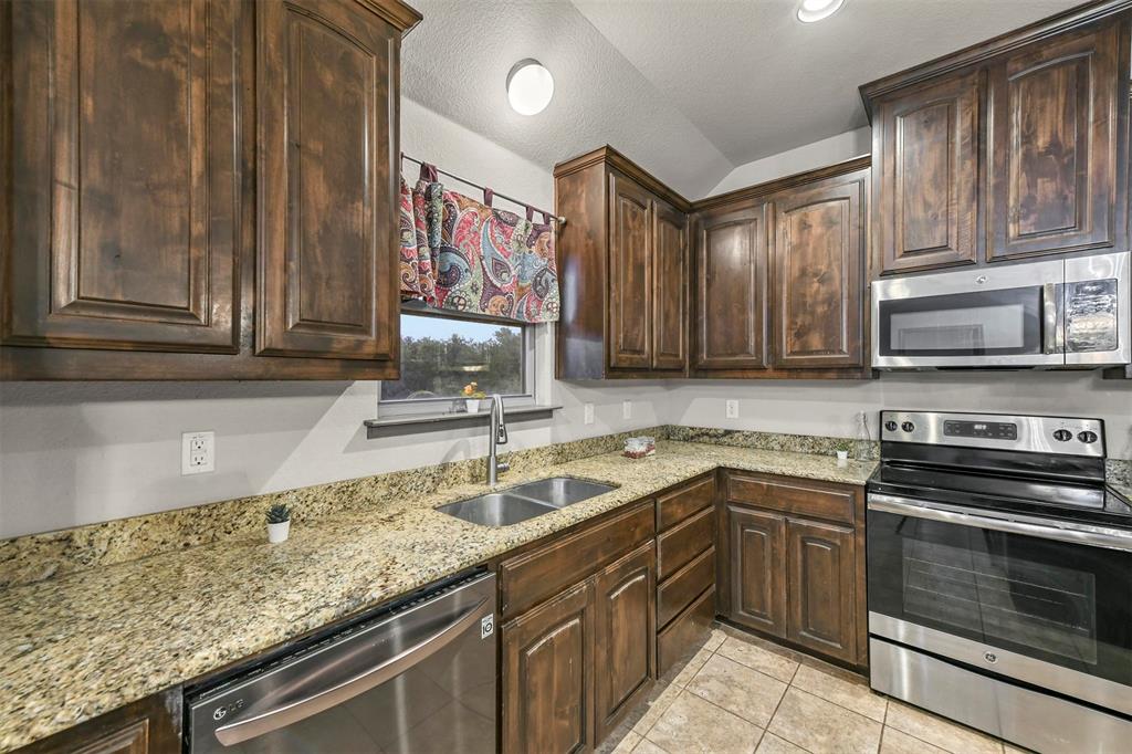 268 Hilltop Trail Property Photo 11