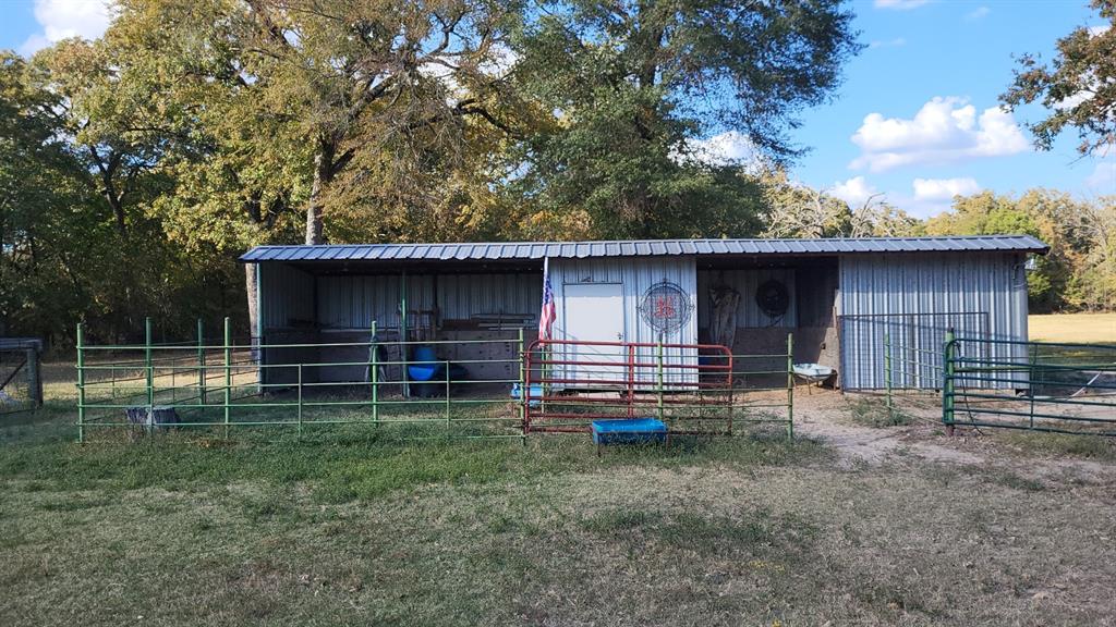 209 County Road 3512 Property Photo 4