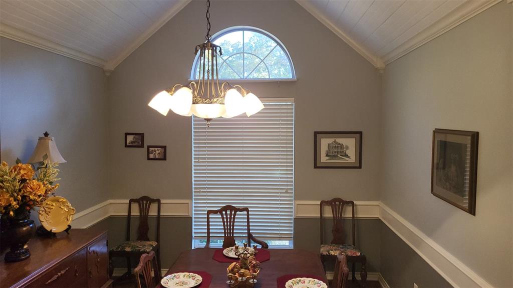 209 County Road 3512 Property Photo 15