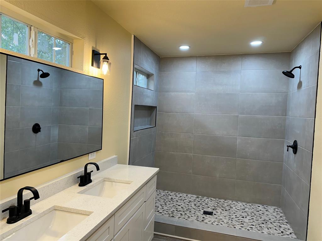 111 Pecan Street Property Photo 14