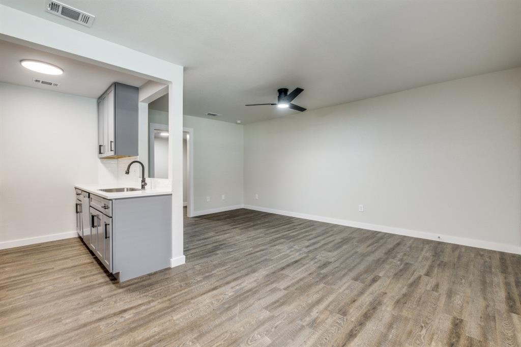 5909 Gaston Avenue 203 Property Photo 4