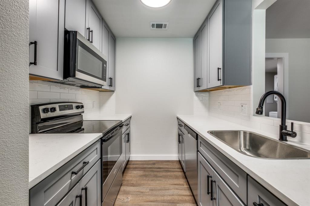 5909 Gaston Avenue 203 Property Photo 5