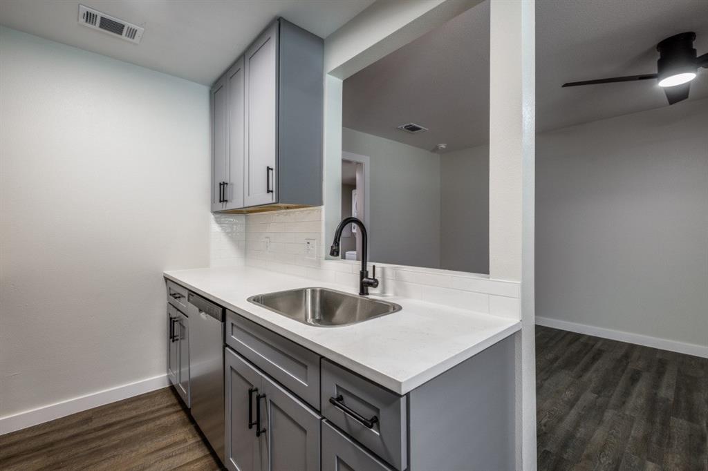 5909 Gaston Avenue 203 Property Photo 6