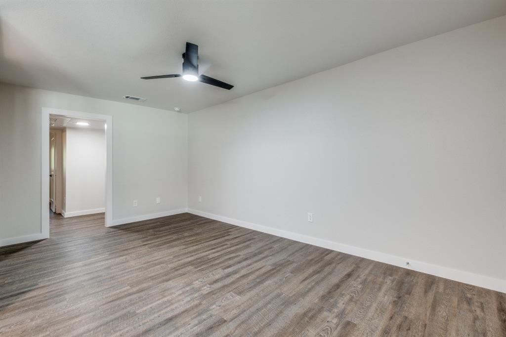 5909 Gaston Avenue 203 Property Photo 8