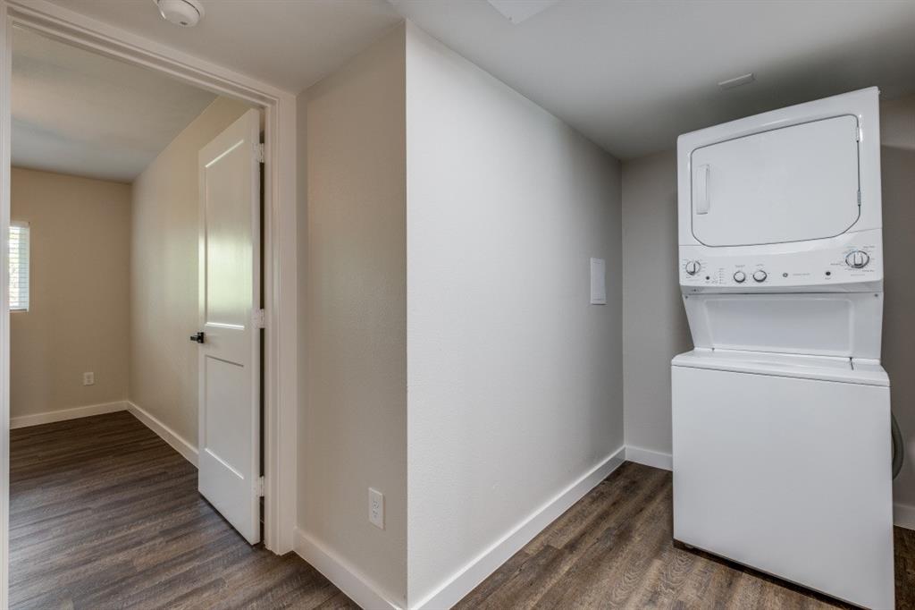 5909 Gaston Avenue 203 Property Photo 9