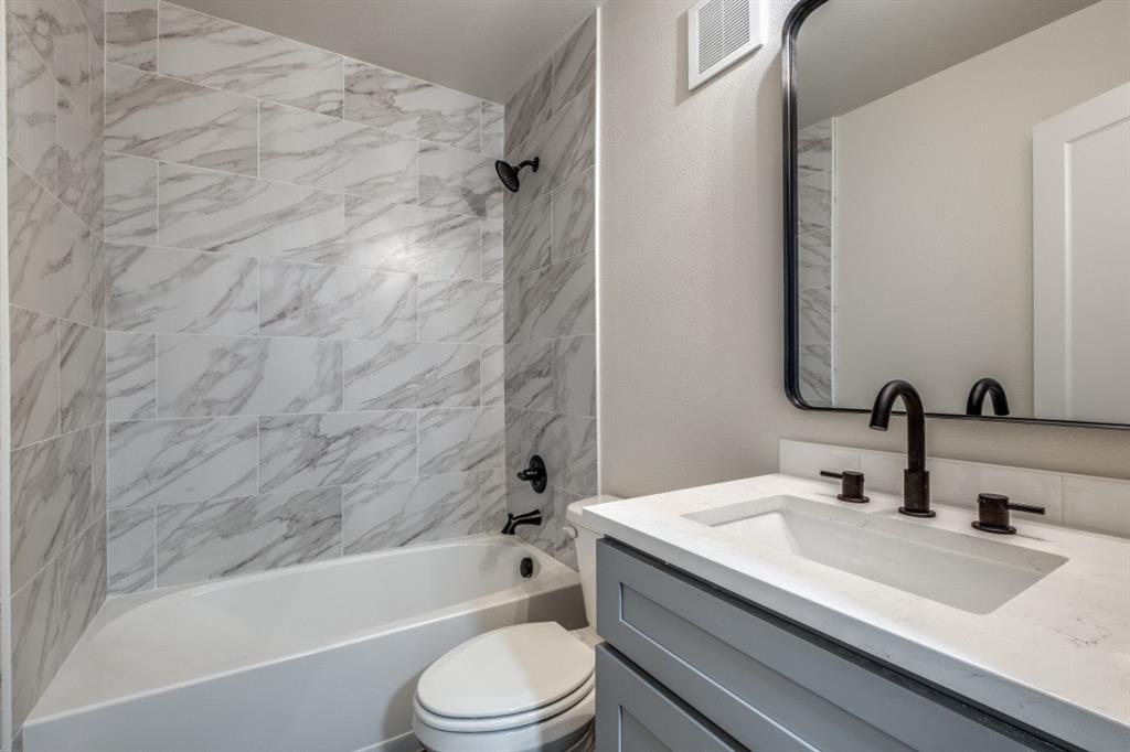 5909 Gaston Avenue 203 Property Photo 12