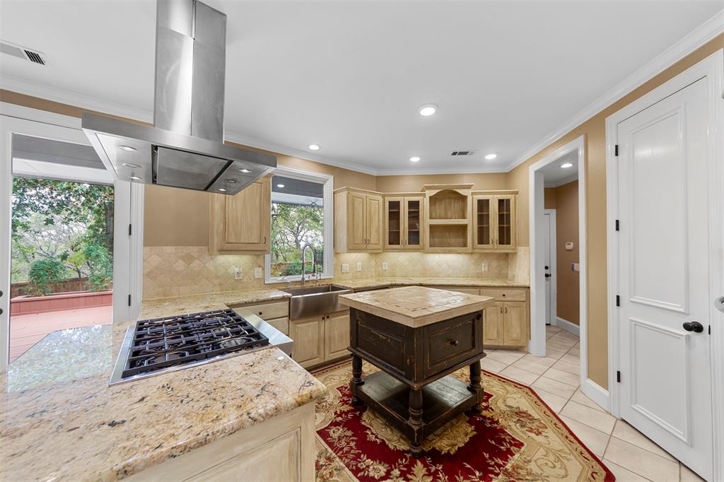 15 Oak Bluff Drive Property Photo 11