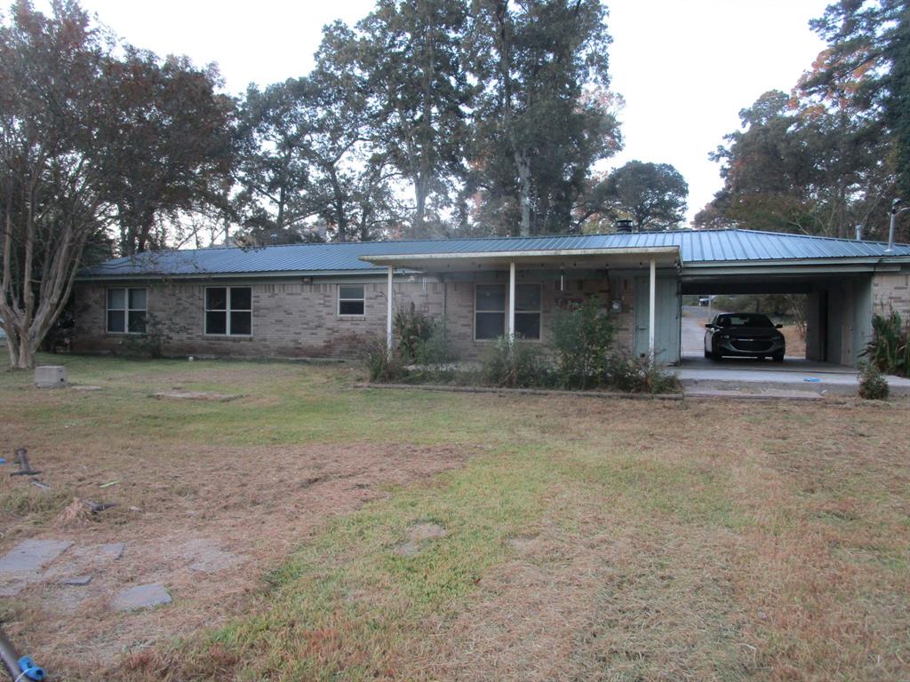 493 Lakeview Drive Property Photo 2
