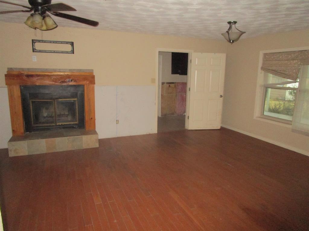 493 Lakeview Drive Property Photo 4