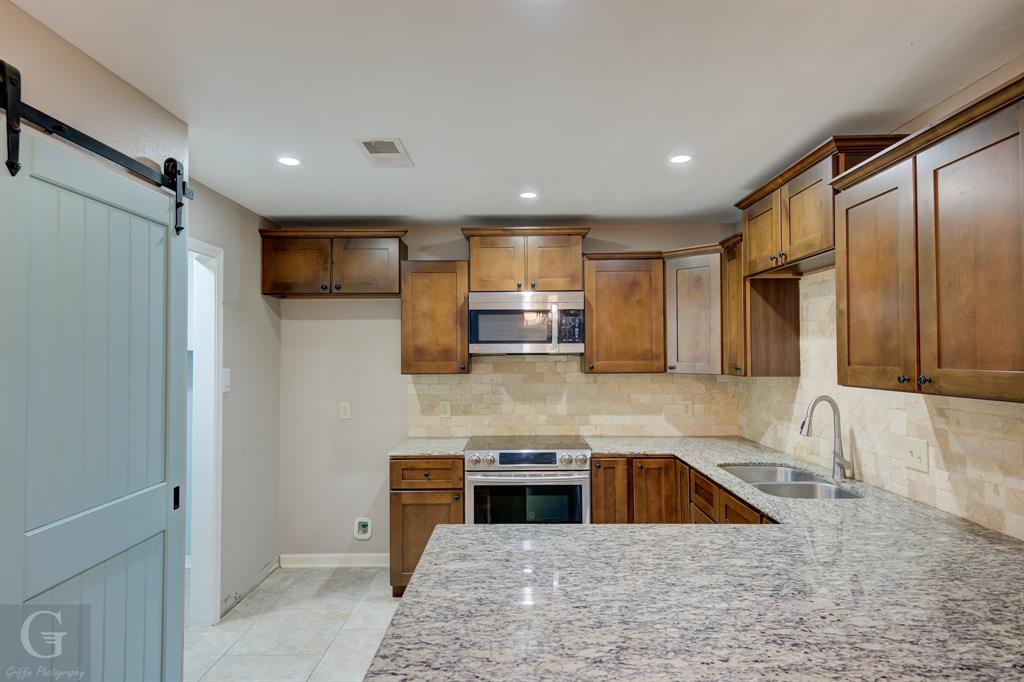 5411 Sage Drive Property Photo 7