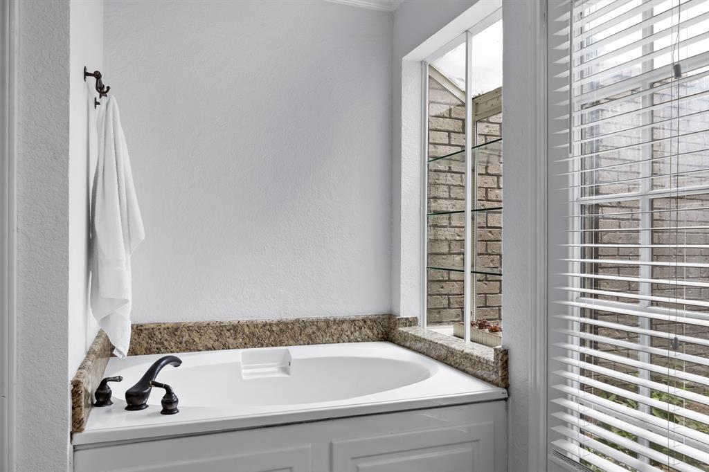 6055 Windbreak Trail Property Photo 17