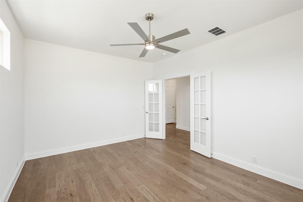 5501 Montex Road Property Photo 7