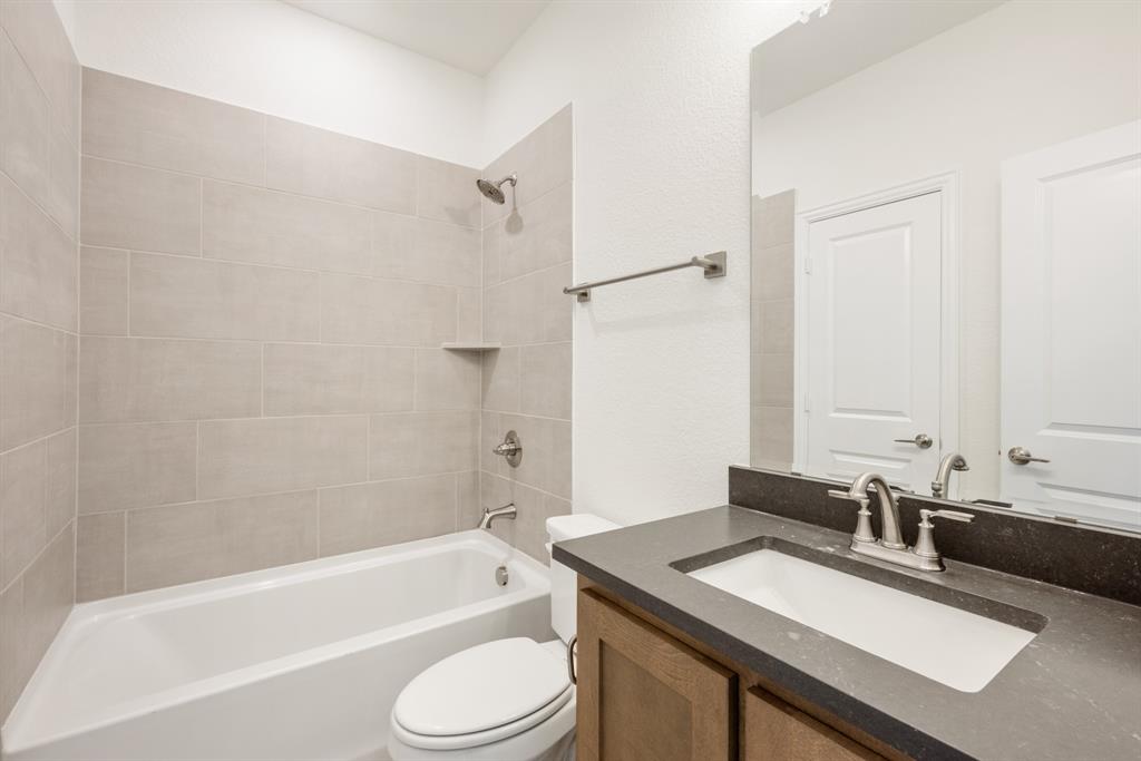 5501 Montex Road Property Photo 9