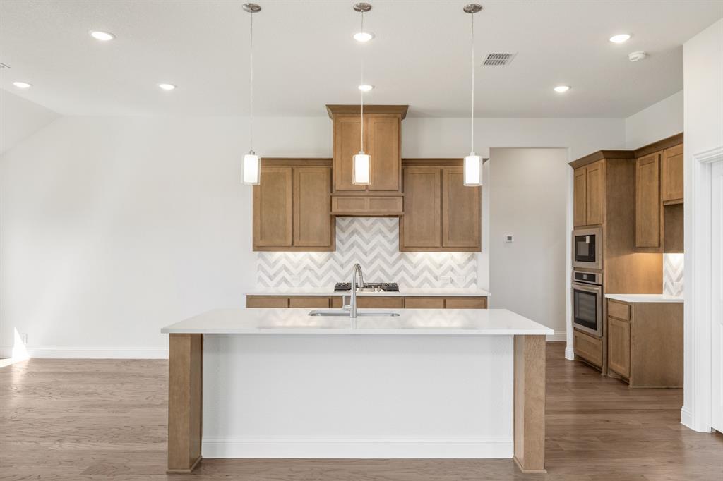 5501 Montex Road Property Photo 16