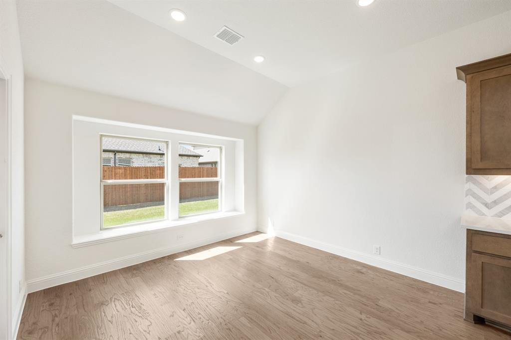 5501 Montex Road Property Photo 20