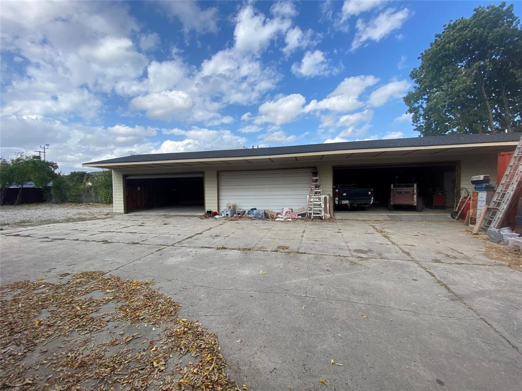 1303 M Avenue Property Photo 5