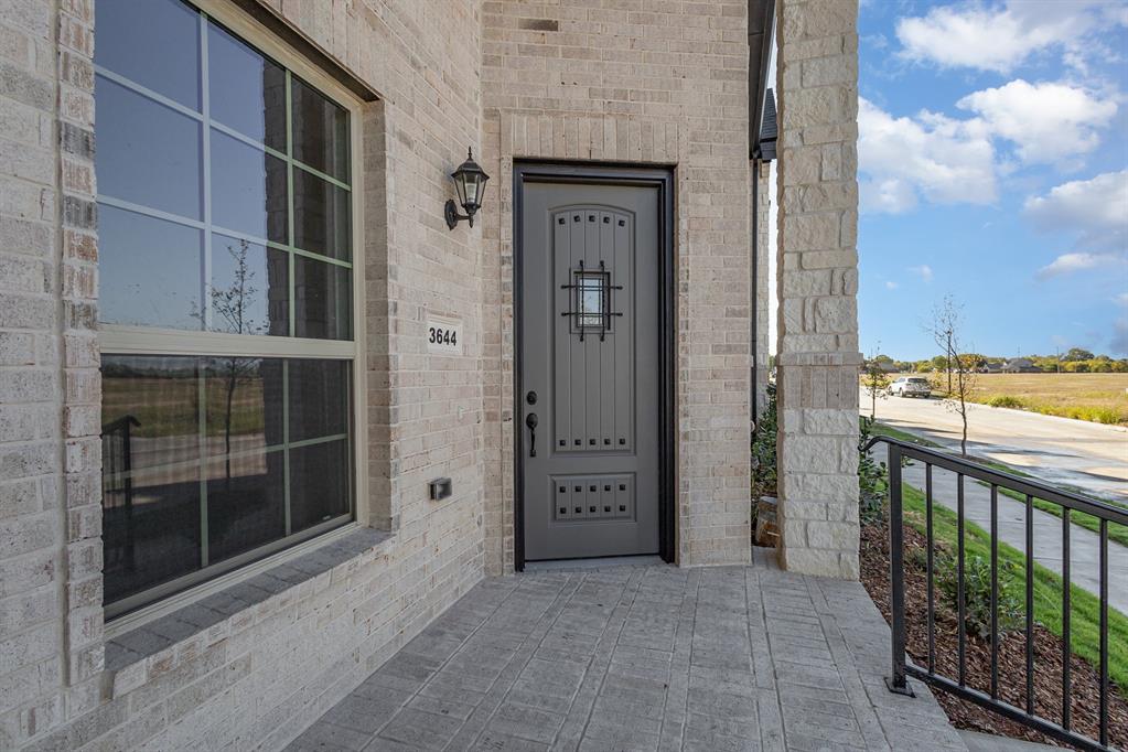3644 Chaucer Trail Property Photo 3