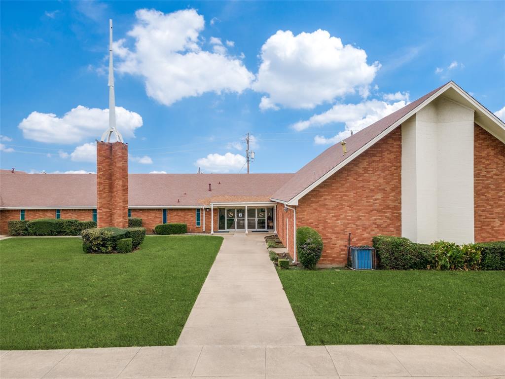 7340 S Hampton Road Property Photo 3