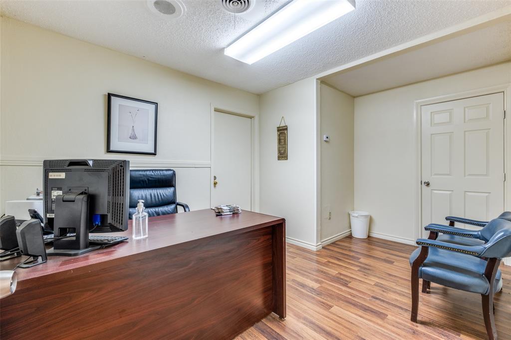 7340 S Hampton Road Property Photo 11
