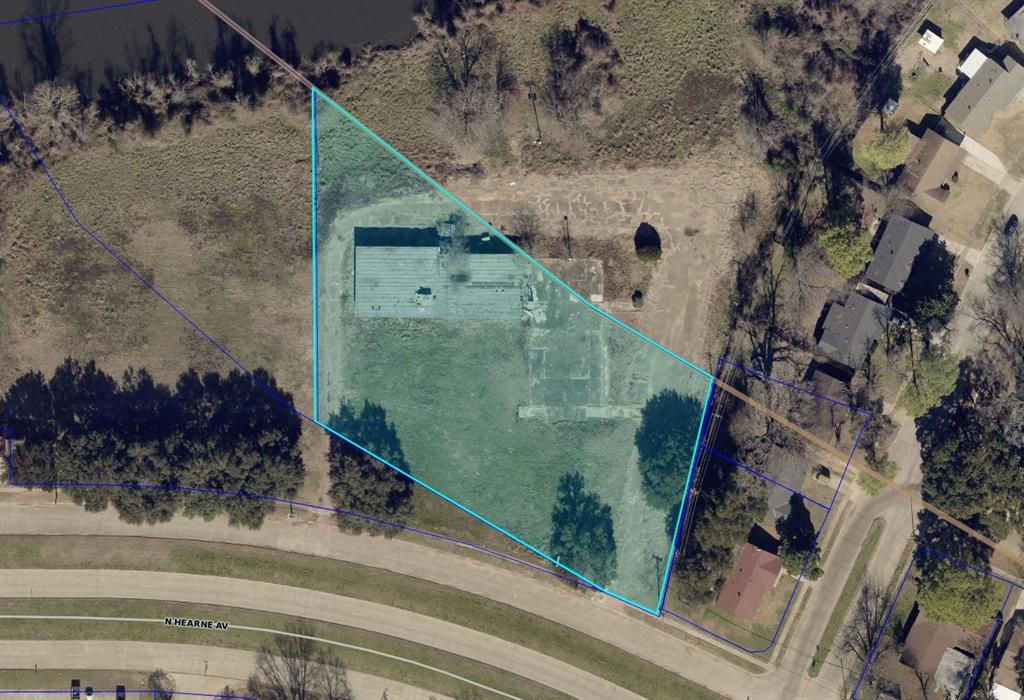 1220 N Hearne Property Photo 4