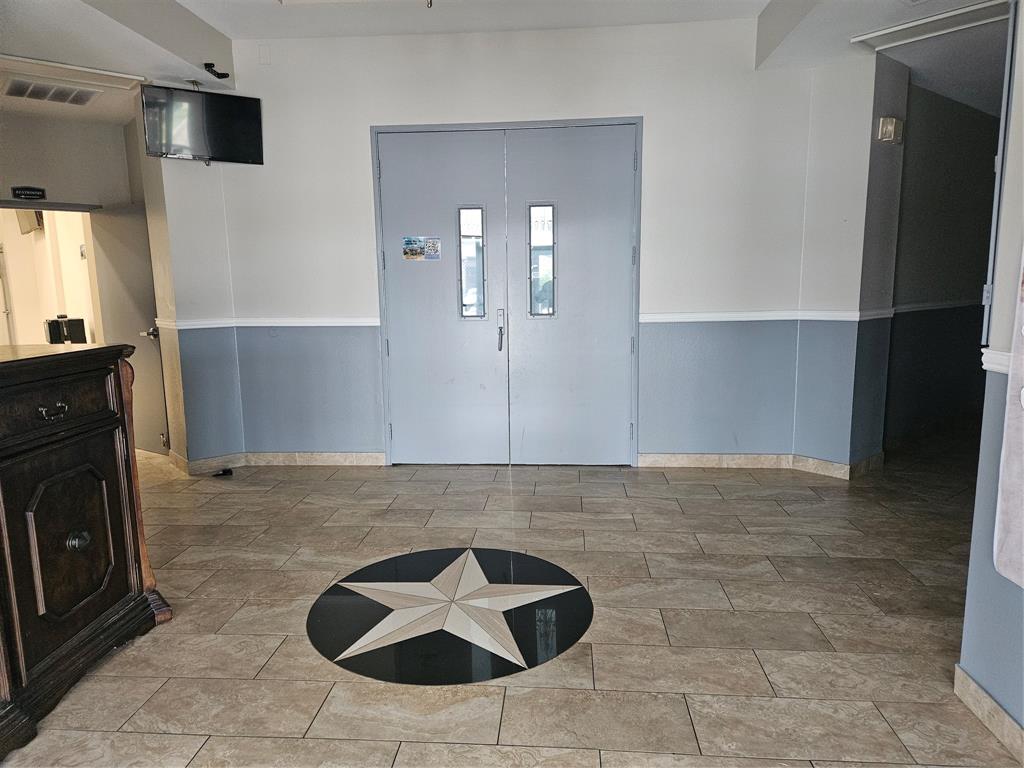1000 Centennial Boulevard Property Photo 3