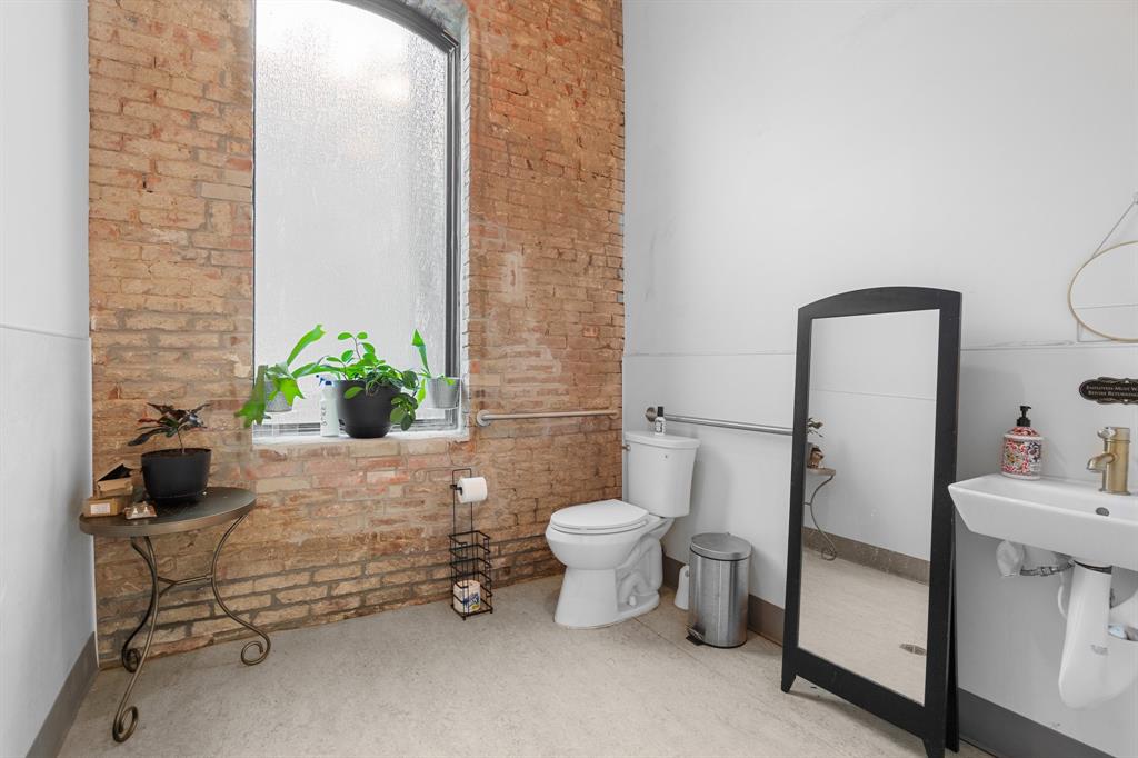 107 S Main Street Property Photo 13