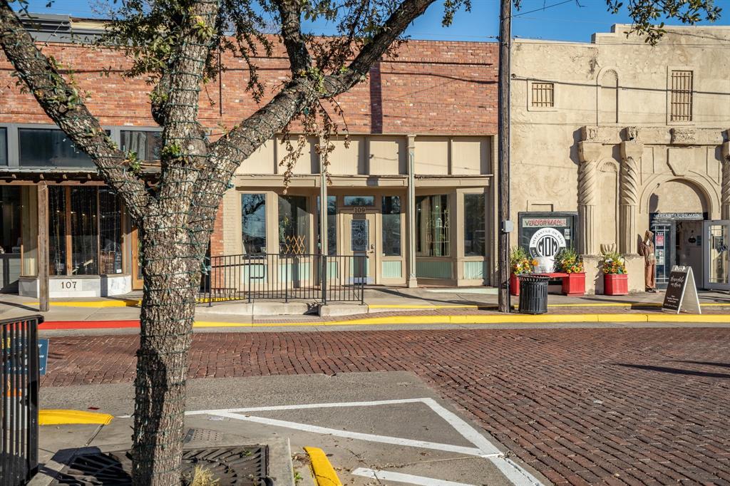 107 S Main Street Property Photo 15