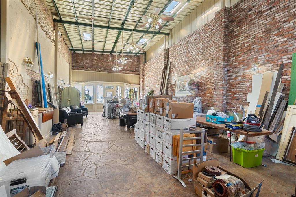 107 S Main Street Property Photo 24