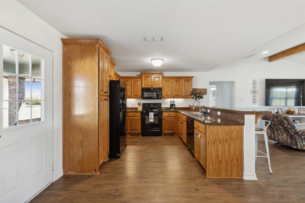 2068 W Us Highway 69 Property Photo 9