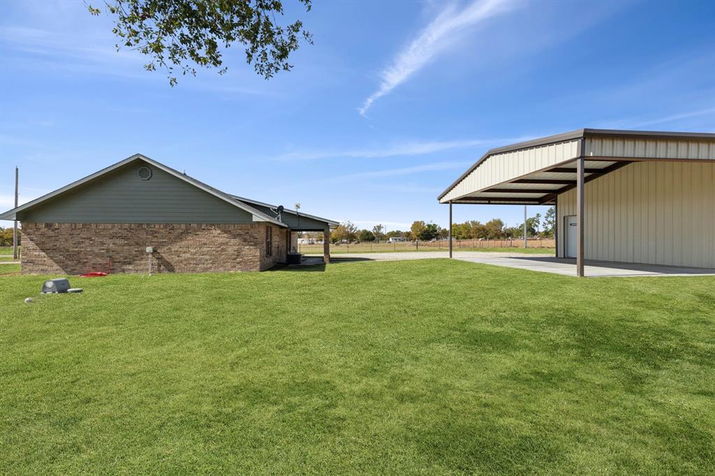 2068 W Us Highway 69 Property Photo 14