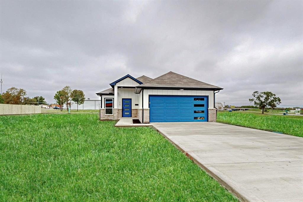 210 E Rusk Property Photo