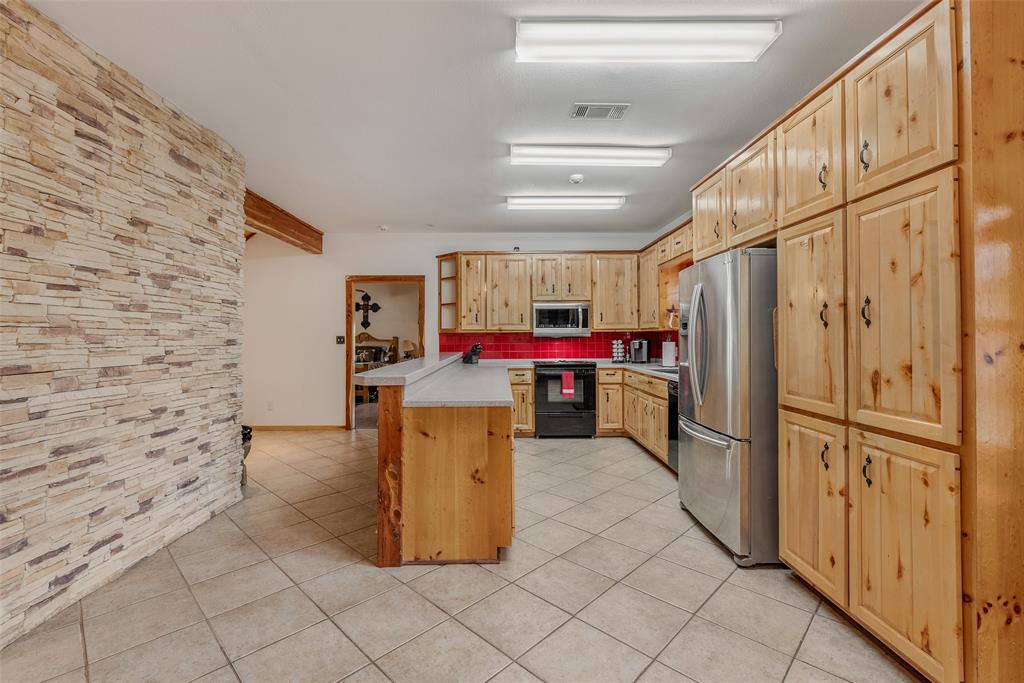 8381 State Hwy 75 Property Photo 24