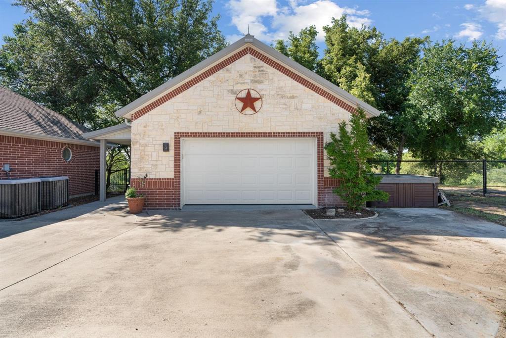 118 Crosshair Court Property Photo 2