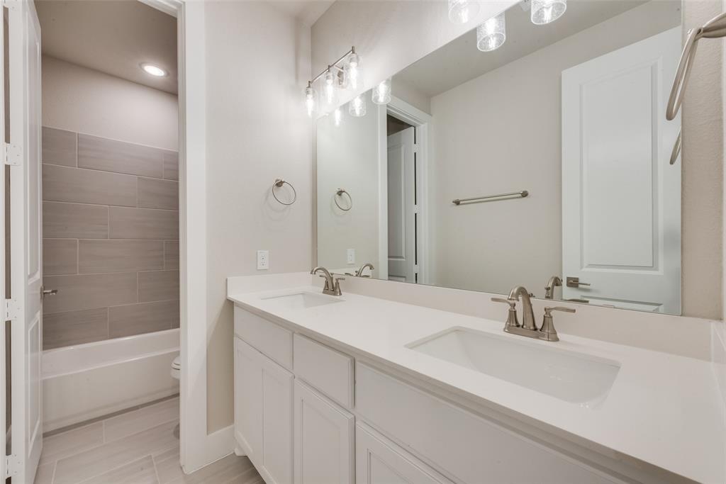 2105 Crystal Palace Boulevard Property Photo 27