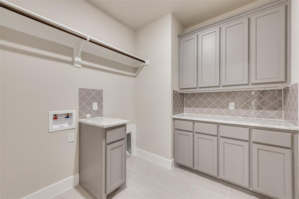 2105 Crystal Palace Boulevard Property Photo 28
