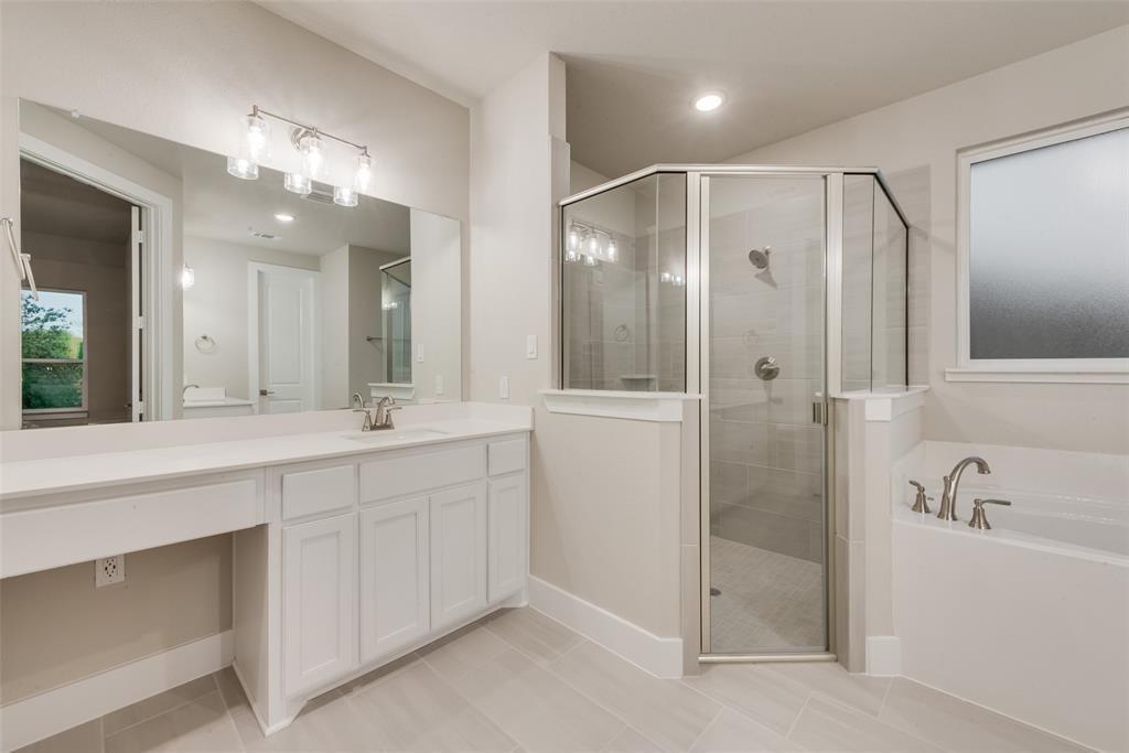 2105 Crystal Palace Boulevard Property Photo 32