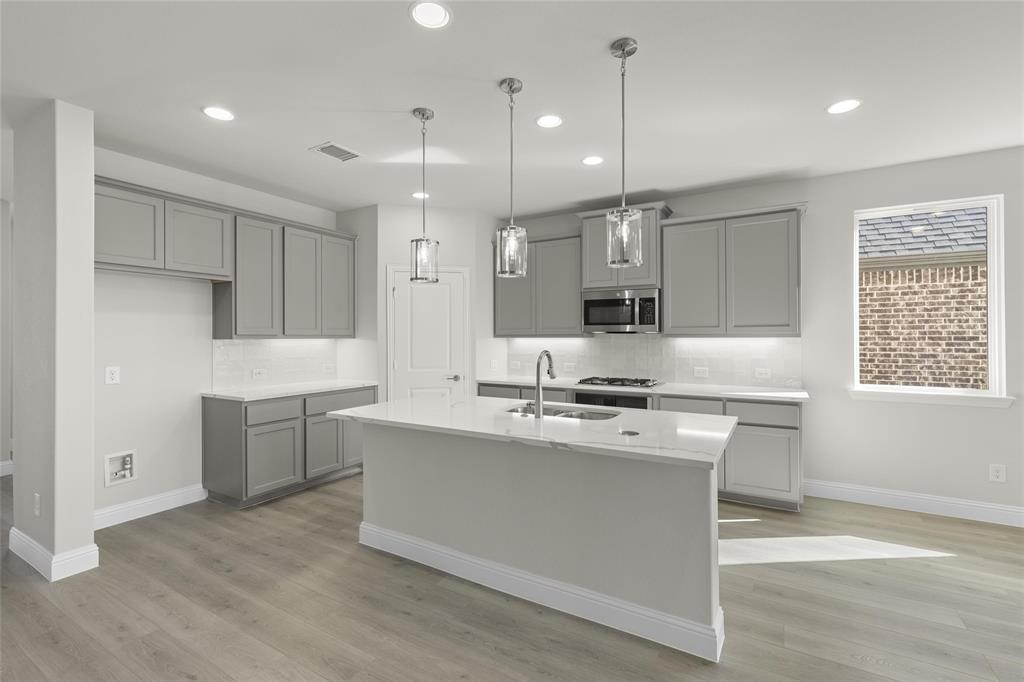 1234 Redcoat Property Photo 4